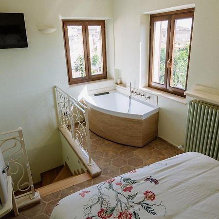 오피다 La Casa Delle Api B&B 외부 사진