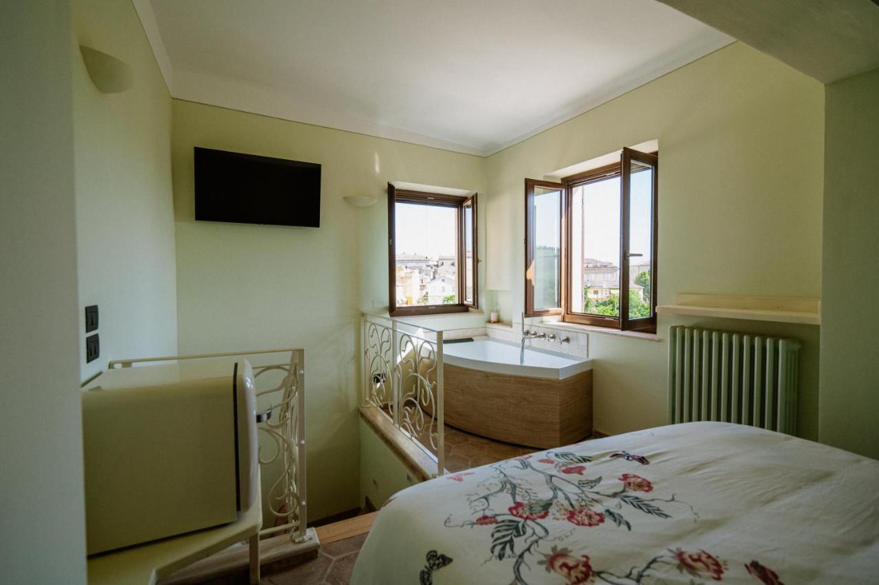 오피다 La Casa Delle Api B&B 외부 사진