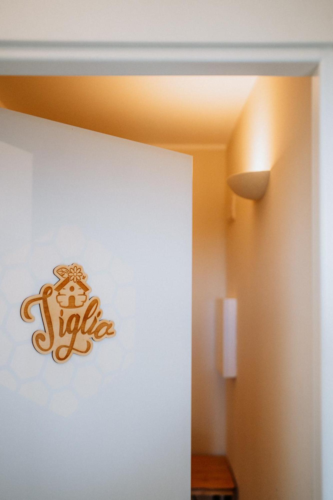 오피다 La Casa Delle Api B&B 외부 사진
